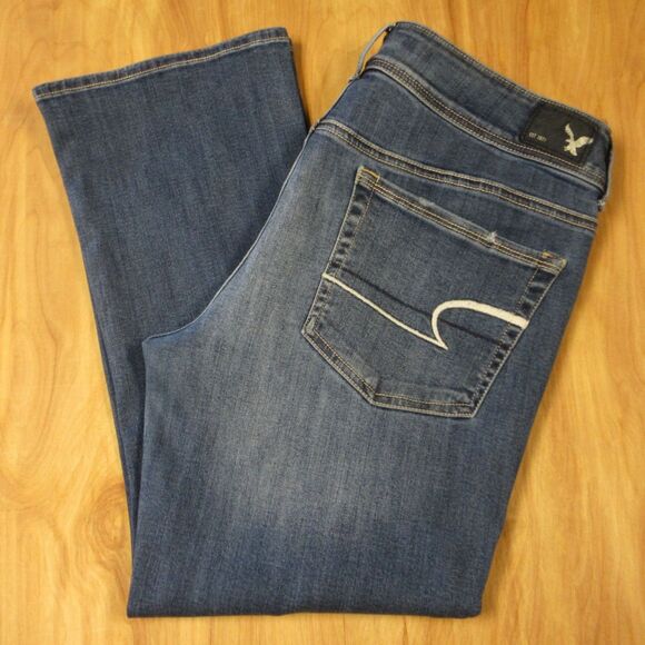 AMERICAN EAGLE Kick Crop Ripped Jeans Womens Sz 14 Distressed Stretch Blue Denim - Picture 1 of 16